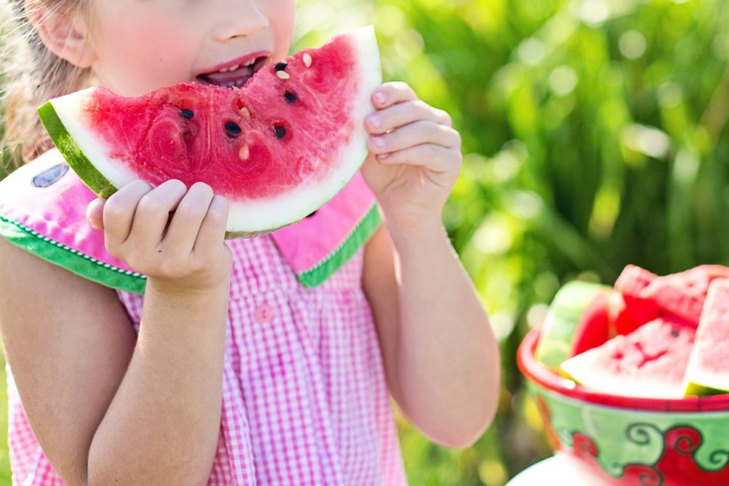Jak naučit děti jíst ovoce